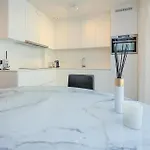Awesome In With Wifi Apartment *